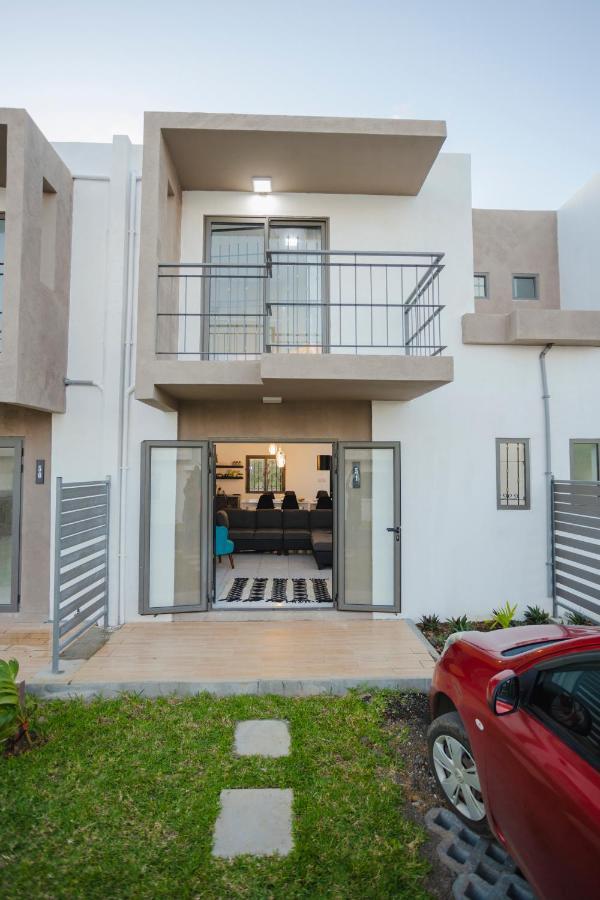 Le Palmiste Lovely 2-Bedroom Duplex With Pool Grand Gaube Exterior foto